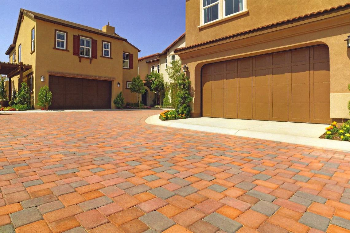 PAVERS · DRIVEWAY & ENTRY
